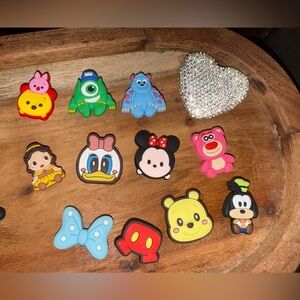 💖 Bundle of 11 New Disney CROCS Jibbits
